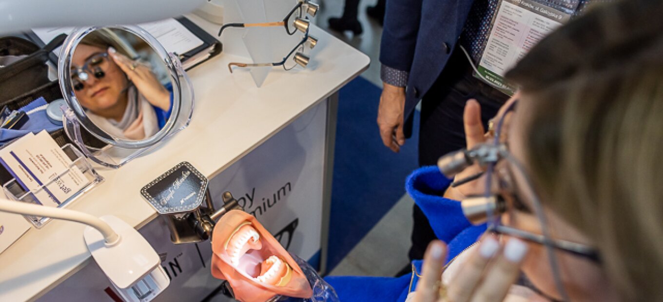 Targi-KRAKDENT-2022-sobota (35).jpg