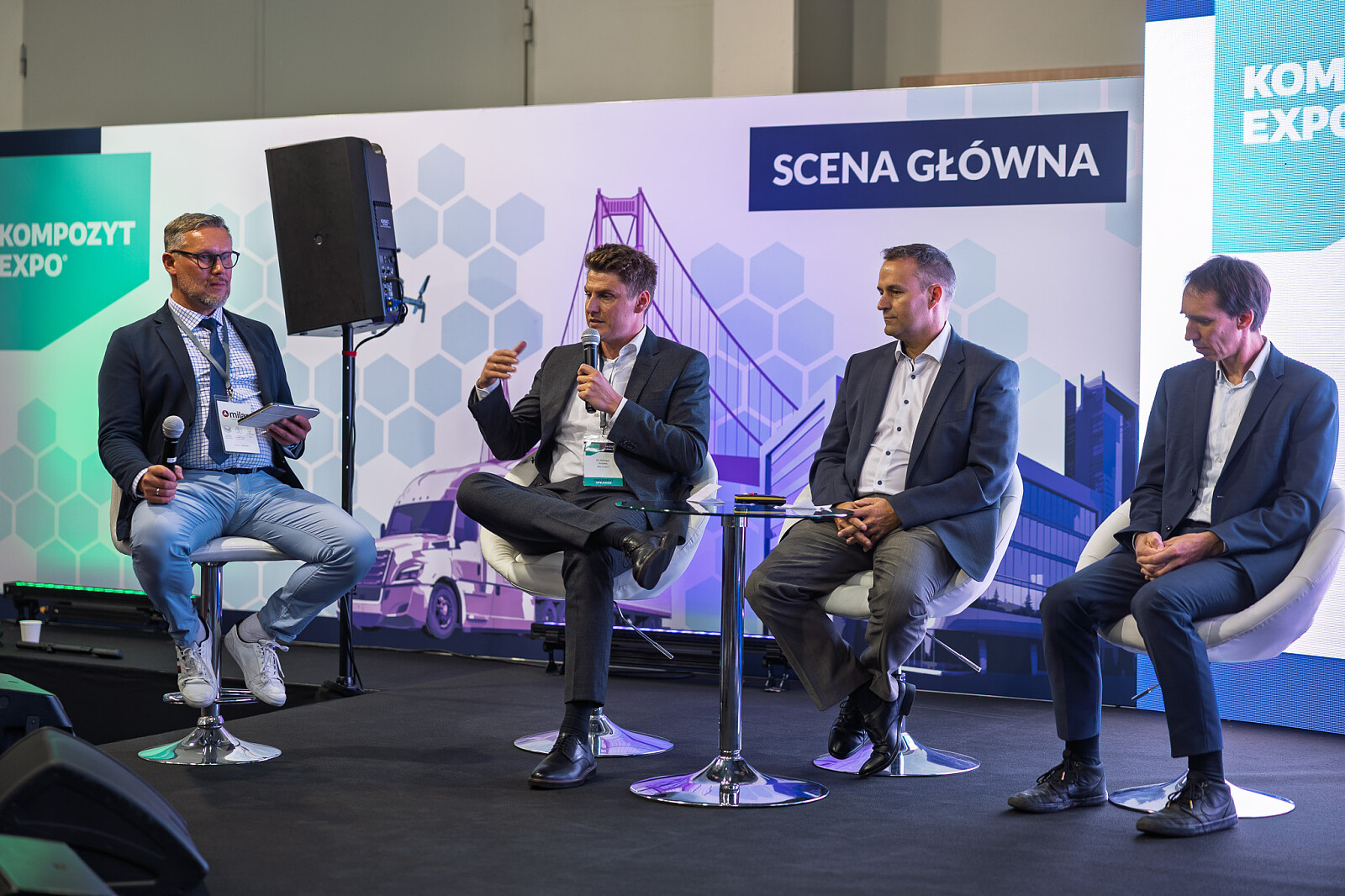 SCENA GŁÓWNA KOMPOZYT EXPO