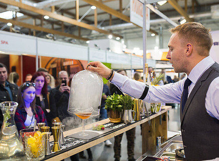 Międzynarodowe Targi Wyposażenia Hoteli i Gastronomii HORECA (2).jpg